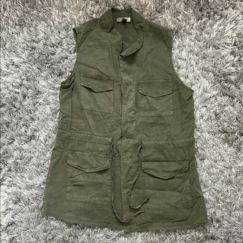 Universal Thread Olive Green Vest